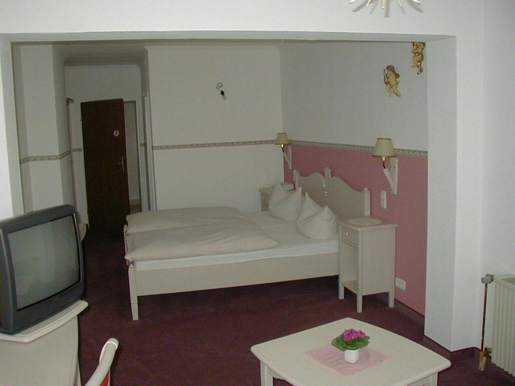 Hotel Schlossgarten Gladenbach Quarto foto
